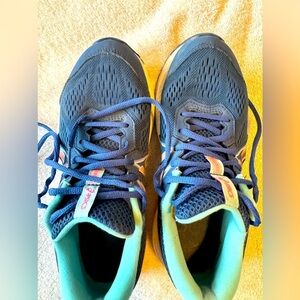 Women's ASICS Gel Contend 7 Running
Shoes Size 7 1/2